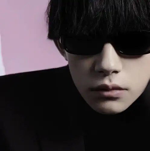 大佬易烊千玺,永远以你想不到速度进步,厚刘海厚墨镜你跟得上吗