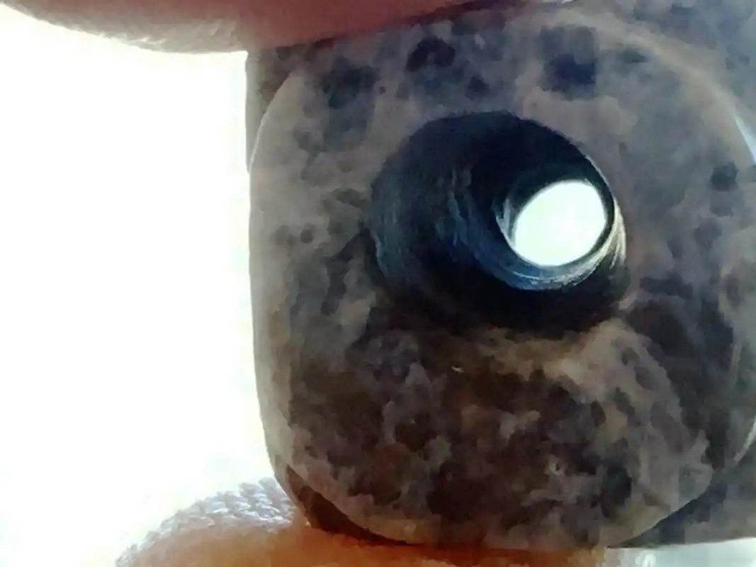 古玉居说玉# 良渚琮形管的钻孔,无数次钻进形成的不连续孔壁,俗称