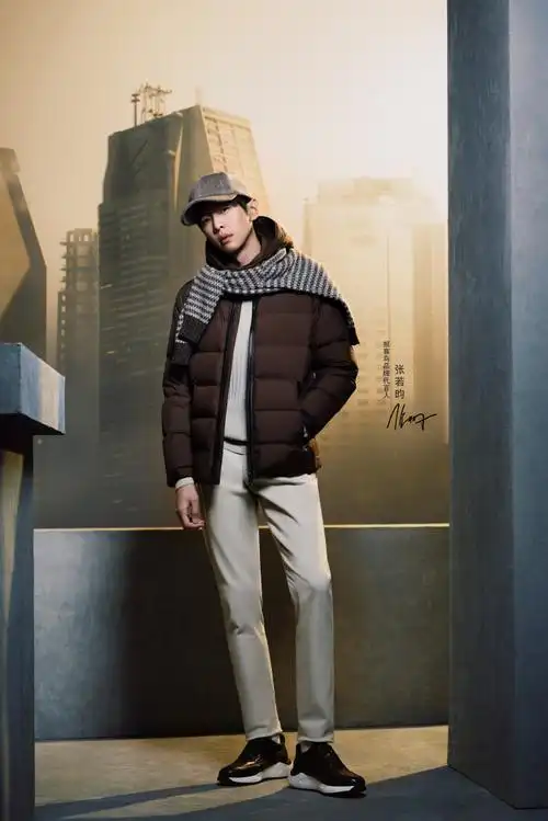 张若昀报喜鸟星河大片##张若昀报喜鸟2024秋冬大片