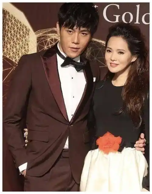 娱乐圈女明星独占头条一夜赚5000万夫夫恋爱脑