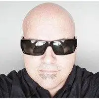 光头墨镜男头像图片_霸气光头男士戴墨镜头像_微信