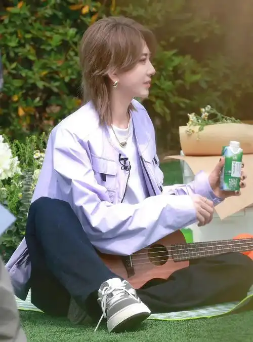 刘忻是jyp第一位中国女艺人