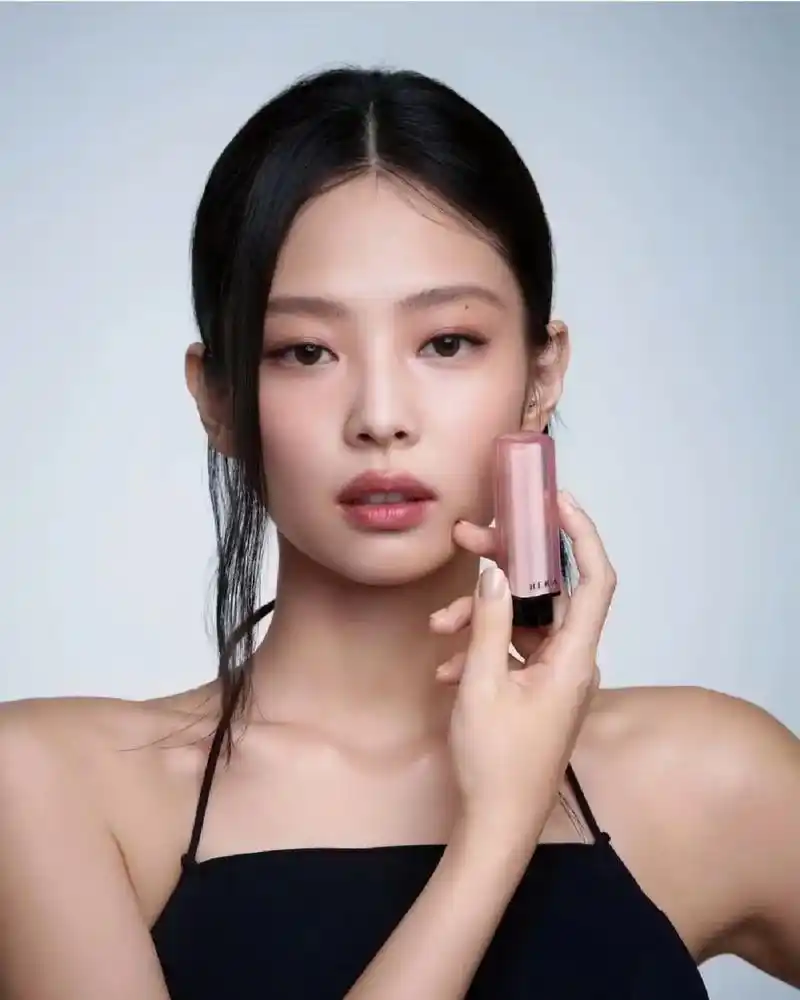 jennie的代言图来啦,要图私信我99#高质 #神仙爱豆  - 抖音