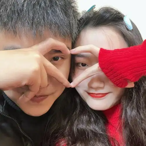 更多的记录美好～#情侣拍照姿势  #小情侣的日常