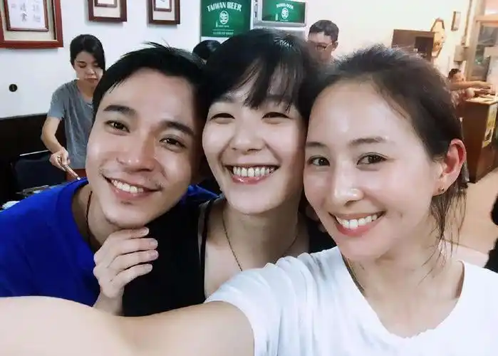 苏打绿主唱吴青峰"精神分裂",悲伤的歌手生活中很皮