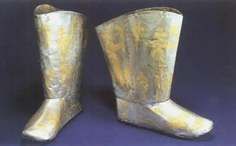 鎏金凤纹银靴(文化遗产)