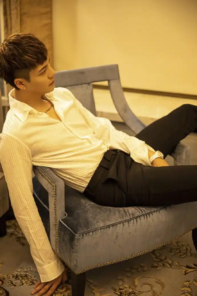 霸道总裁的男明星陈伟霆求求哥哥不要在散发魅力了