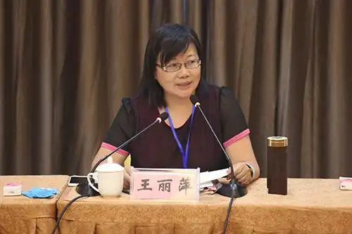 评估专家组组长王丽萍反馈"二评"工作情况黔南州人民政府正县级督学于