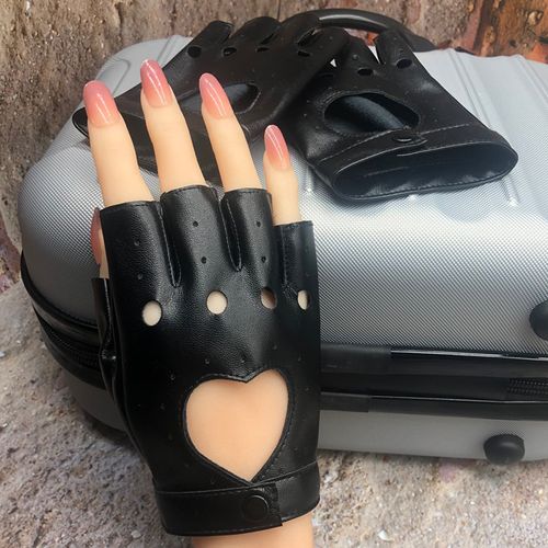 辣妹jk霹雳跳舞个性黑色复古赫本风薄款漏指透气酷帅装饰皮手套