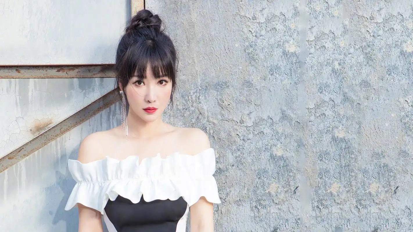 柳岩性感迷人写真桌面壁纸高清大图预览1920x1080_大陆明星下载_美桌