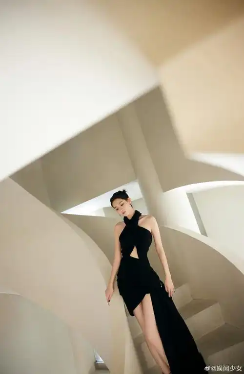 王玉雯又冷又甜##王玉雯黑色礼服好绝