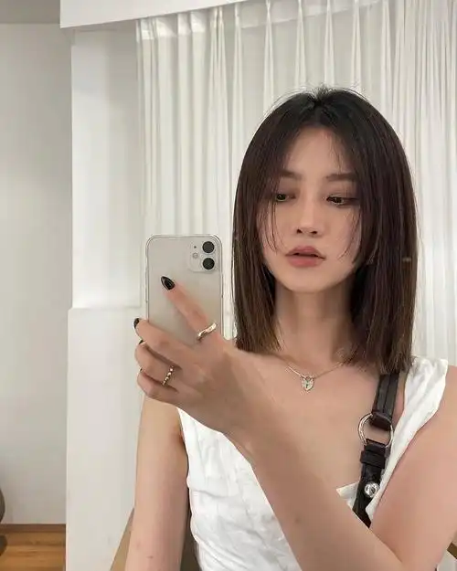 韩国发型师最推及肩长度,中长发卷发/直发这样选浏海超显瘦