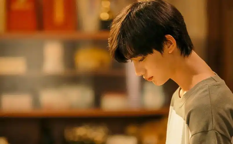 剧照图片,分享一组丁程鑫图片给大家,图中的明星图片壁纸会点缀你的