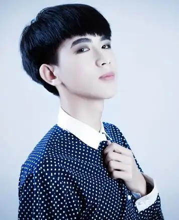 嚣张歌手en真人照片,唱嚣张的歌手en照片-图片大观-奇异网