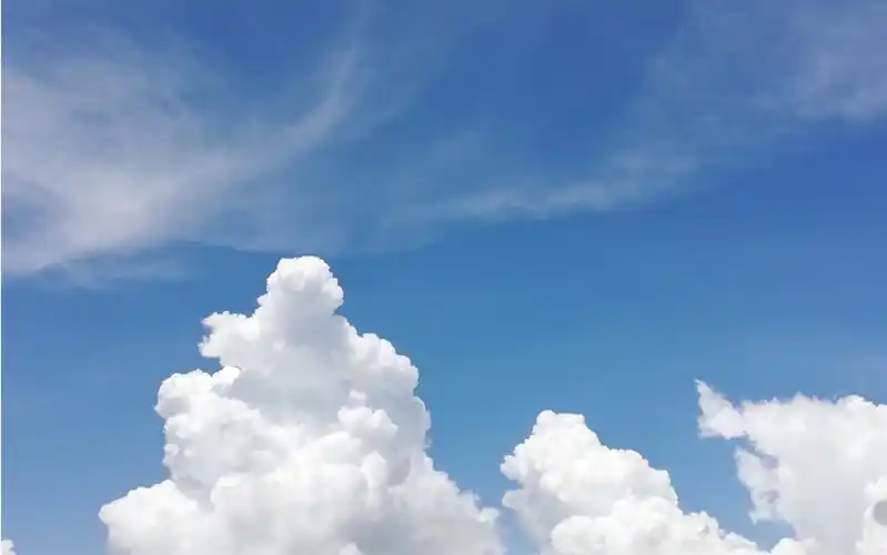 云卷云舒,看着棉花糖一样的大云朵真的会获得内心的一丝平静,超解压