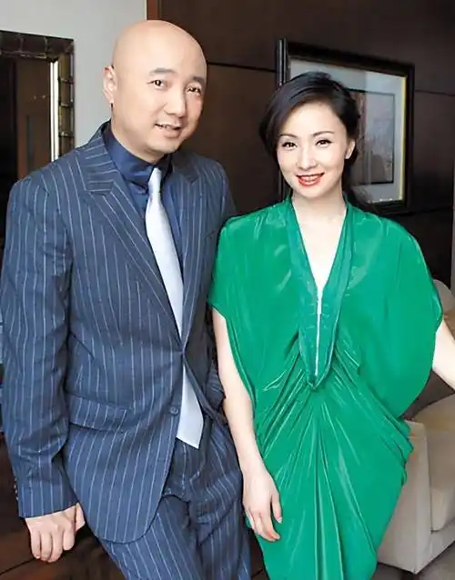 2亿资产被美国银行冻结,网友:离谱!_夫妇_林瑞阳_张庭