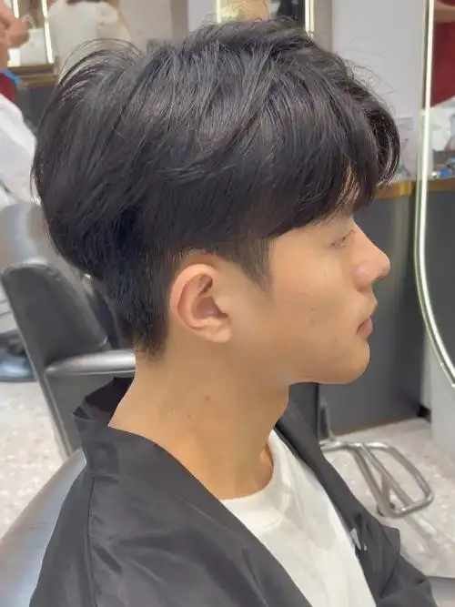 谁烫谁好看的男生气垫烫发