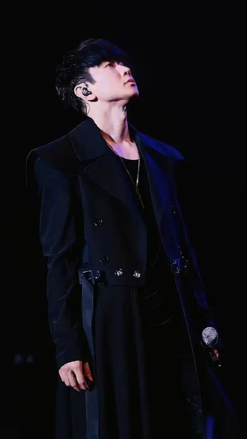 jj20演唱会上海站丨壁纸好喜欢演唱会的新服装#林俊杰