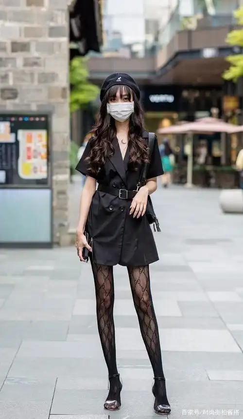 夏季黑色穿搭示范,演绎永不过时的经典与气质