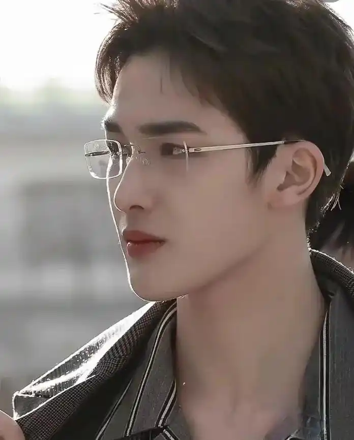 林德伯格授权店.林德伯格无框眼镜朱正廷同款 【lindber - 抖音