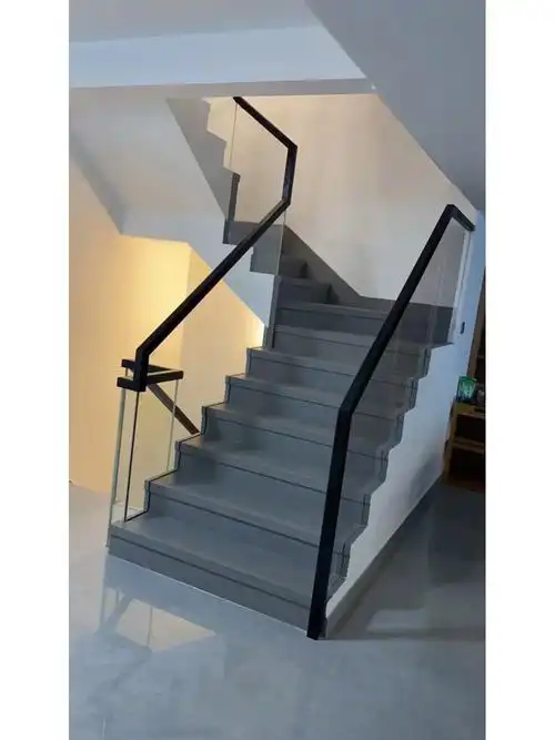 玻璃楼梯扶手亮点楼梯