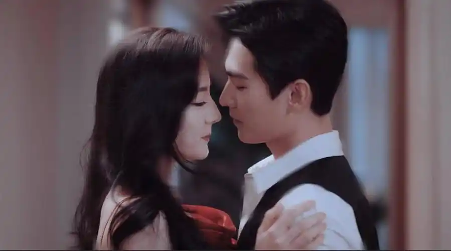 杨洋恋爱瓜又添新锤!为何他的绯闻女友那么多,官宣却没一个?_腾讯新闻