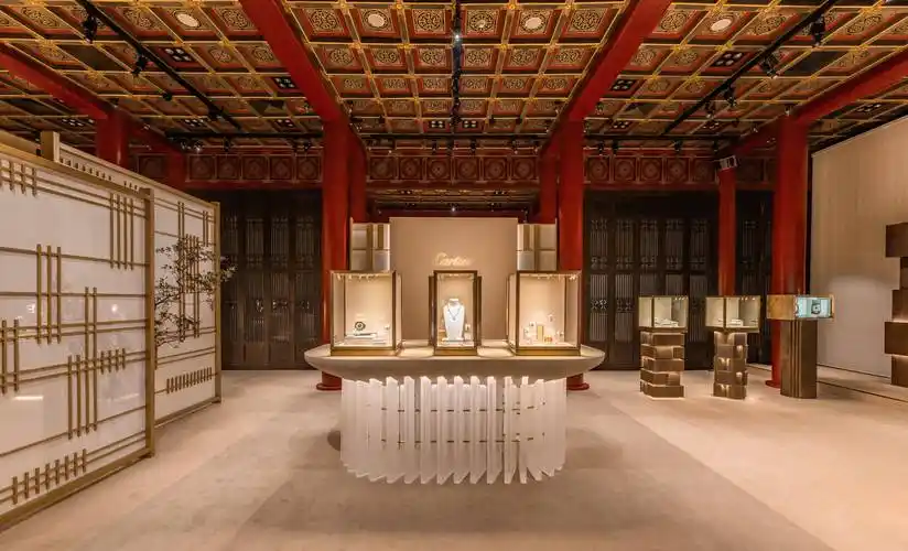 2023年10月18日,卡地亚在北京太子府举办全新高级珠宝展"le voyage