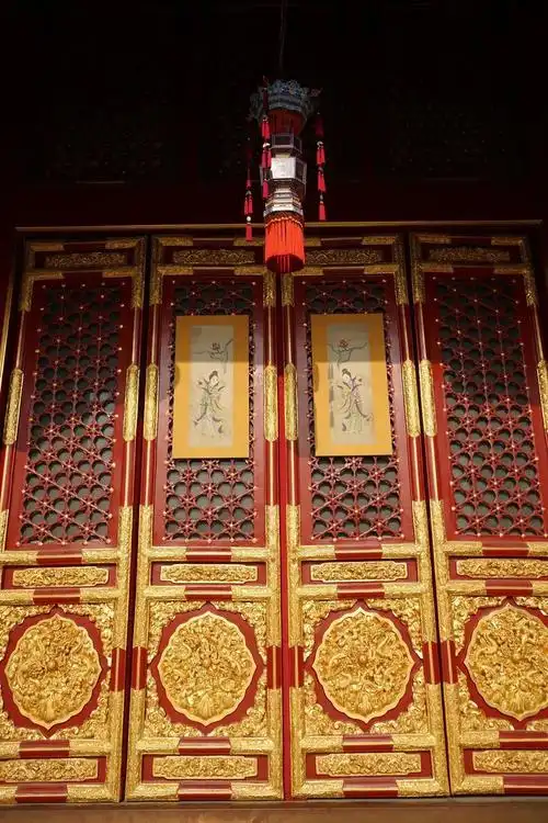 大年初一跟我们进宫吧