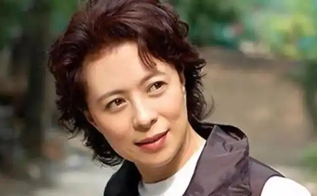 父亲离世后守着骨灰生活8年|老戏骨|戈壁母亲|家有九凤|实力派演员