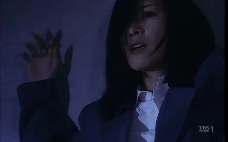 [迪迦奥特曼]居间惠队长便装剪辑 (03/25集)