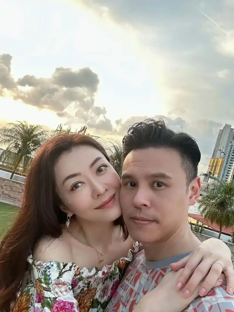 熊黛林发文为老公郭可颂庆祝生日,一对双胞胎女儿像爸爸#熊黛林 - 抖