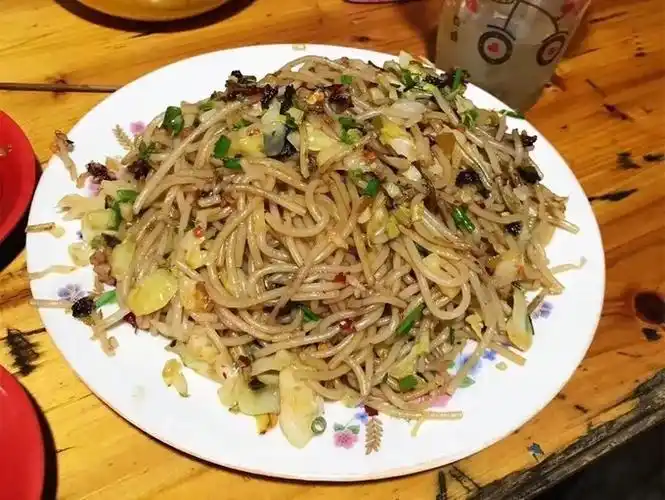 一说去寿昌吃什么,绝对会说去吃炒粉干!