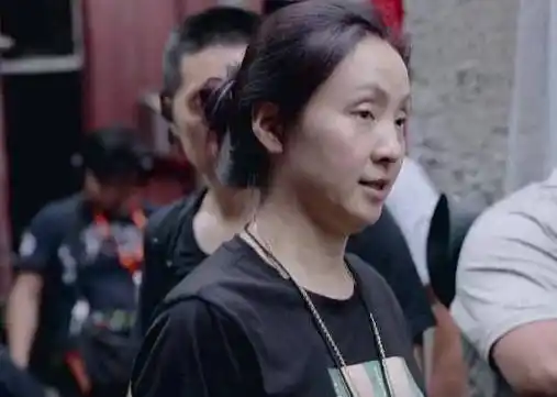 小陶虹纯素颜曝光,昔日女神变"照骗"_阶段_样子_镜头