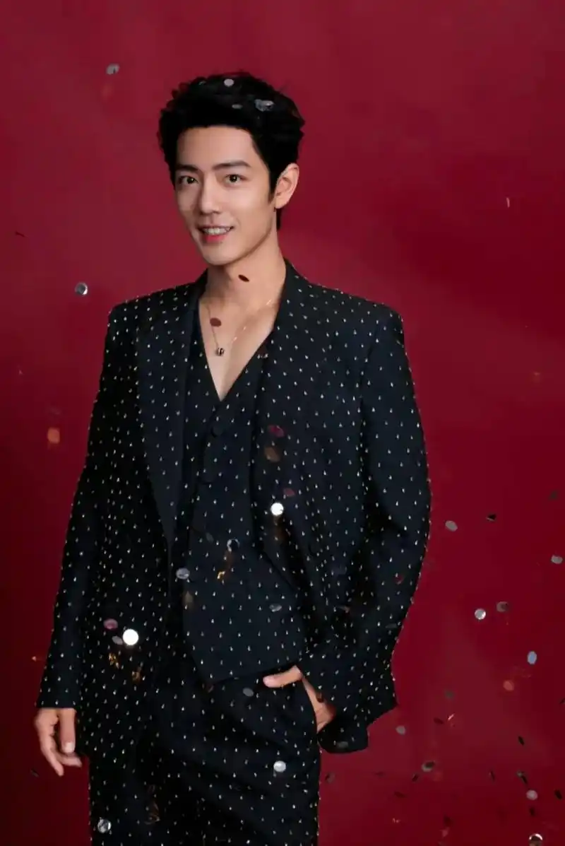 肖战 该换新壁纸了 - 抖音