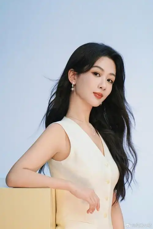 杨紫广告拍摄花絮照