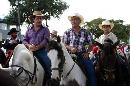 图文:哥斯达黎加举行马队游行辞旧岁(3)