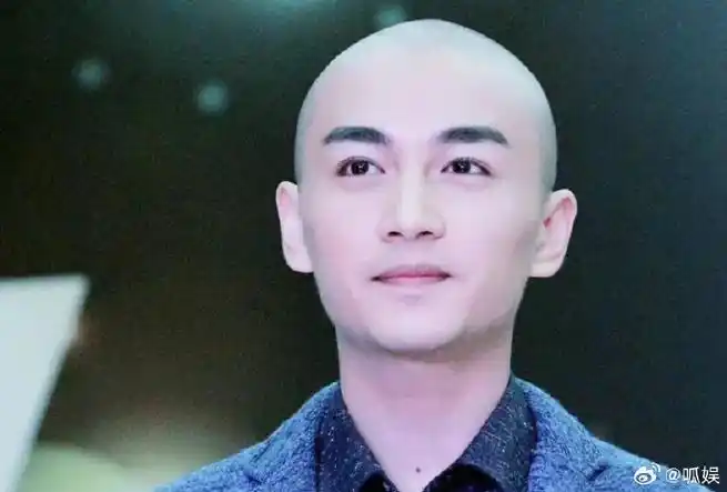 他不止一次剃光头了,基本都是为角色服务.