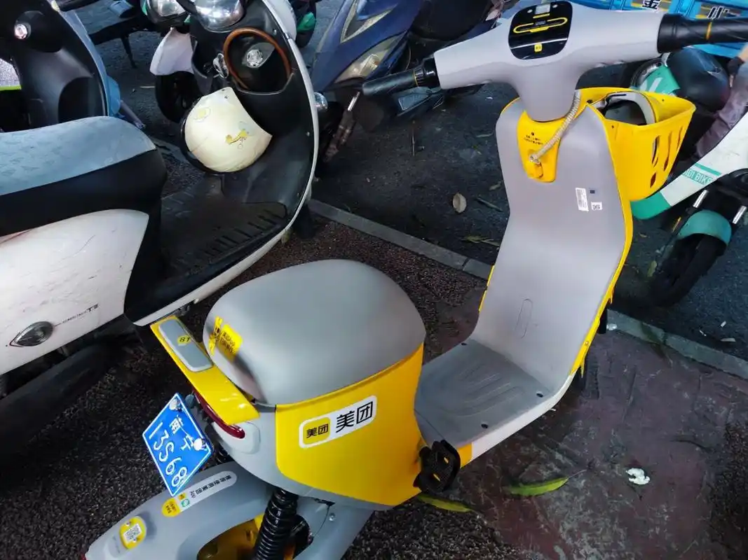 美团电动车陆续上新,共享头盔你会戴吗?