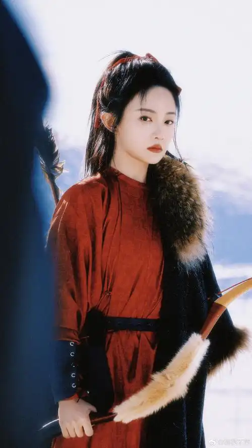 吴佳怡雪地玫瑰妆