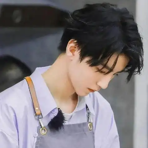 质感情侣王俊凯头像图片清新2024最火微信头像两个人2024最火微信头像