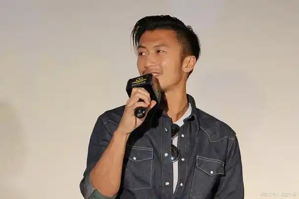 谢霆锋把15岁的儿子当成孩子,呼吁粉丝不要拍自己的儿子