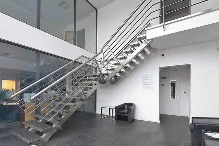 不锈钢楼梯安装注意事项