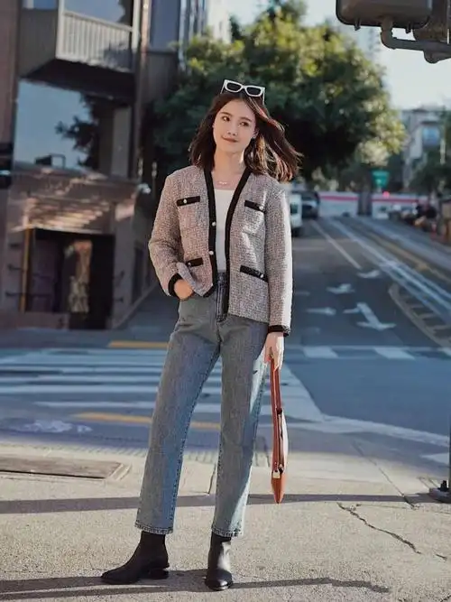 蓝色裤子配什么上衣蓝色裤子适合什么颜色上衣