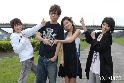 阿信女友终解谜? 被爆与助理"表妹"同居两年