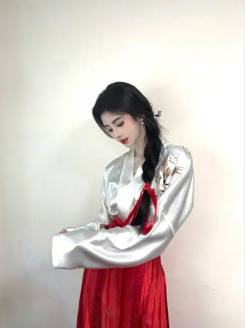 鞠婧祎不愧为时髦精!