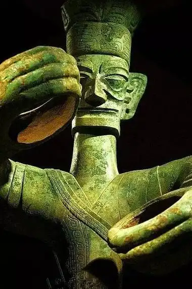 可以说酒文化在三星堆文化中是占有非常重要的一部分,而三星堆的酒