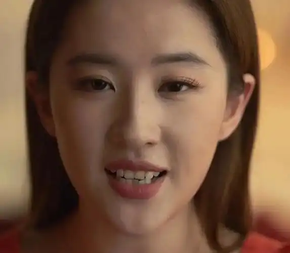 第一次看清刘亦菲的下牙.原来是长这样的吗.一言难尽.