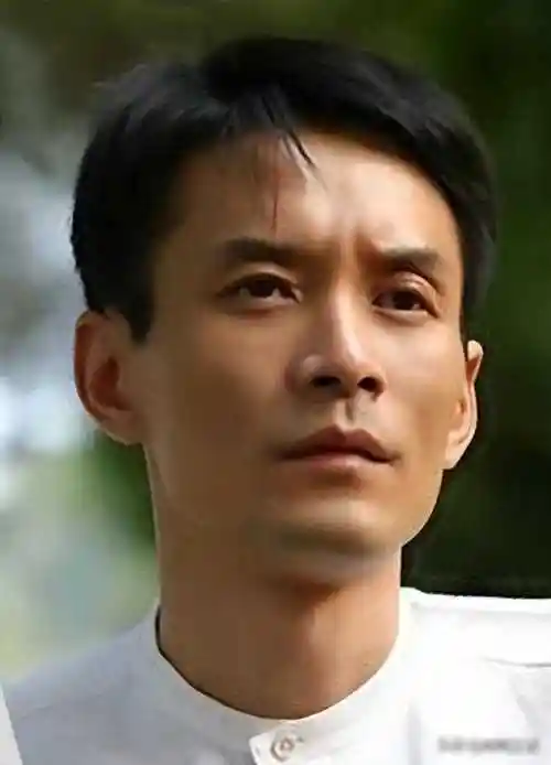 演员田小洁:从工人到演员,娶女神江珊为妻,事业爱情双丰收_生活_成功