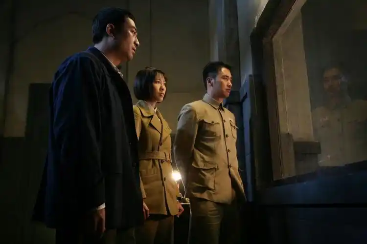 告密者高清剧照