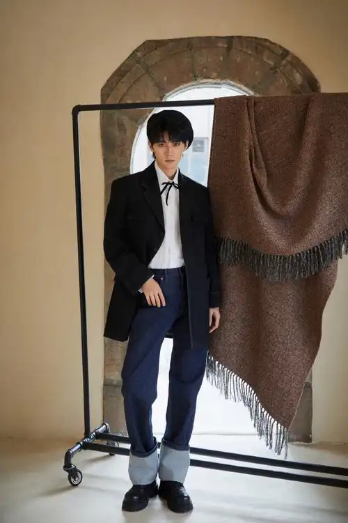 95感谢@周翊然tz上脚pclp德比鞋出席微博之夜祝然然未来可期~期待